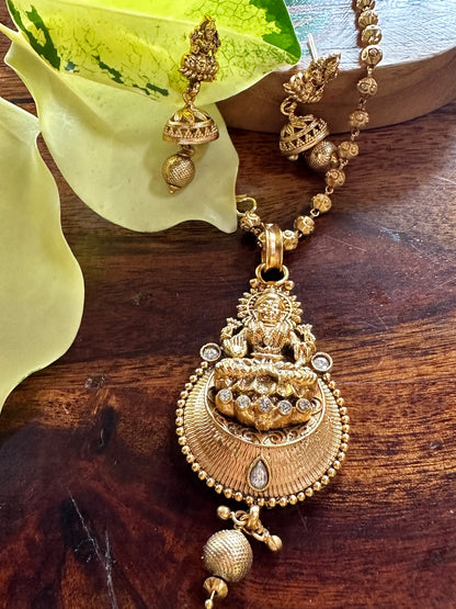 LAKSHMI NECKLACE SET