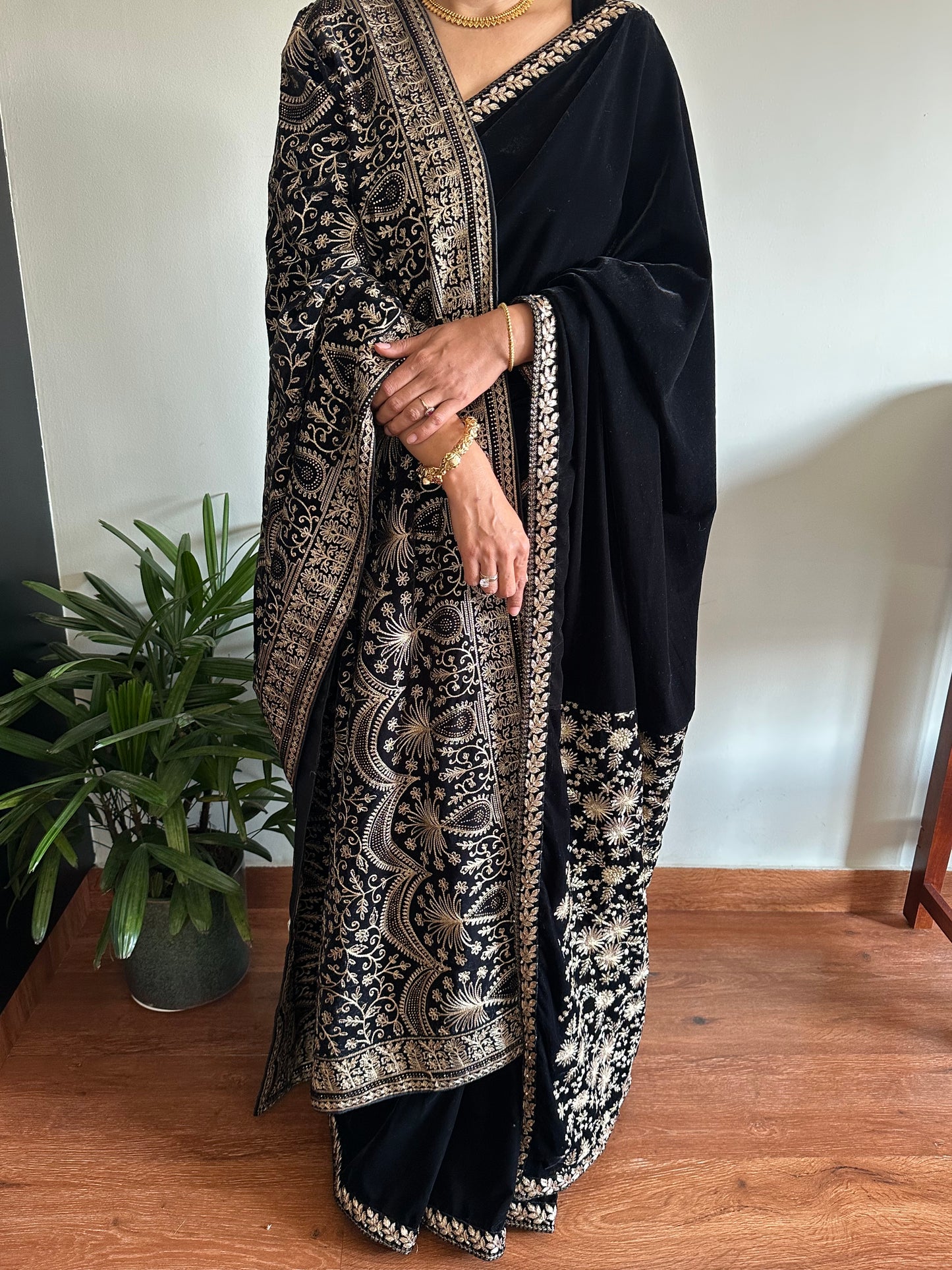 GURU VELVET SHWAL/DUPATTA