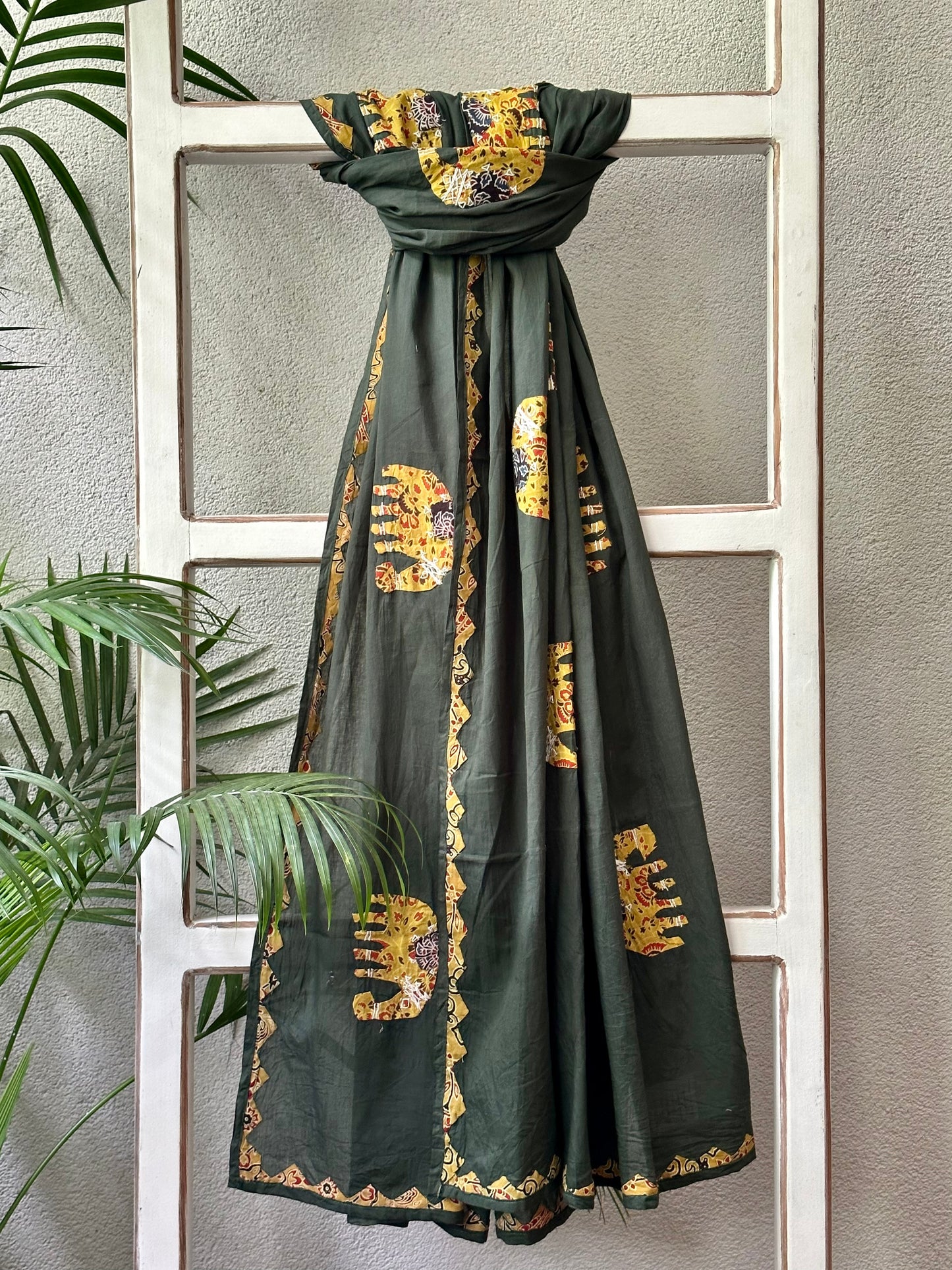 MAA JAWLPA APPLIQUE DUPATTA